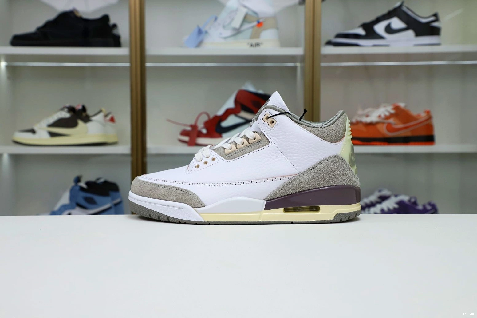 AIR X WMNS 3 MANIÉRE JORDAN 0105